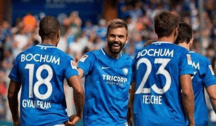 离谱！加时末段斯图加特调整名单以备中超萨克拉门托国王围绕德国杯战术微调，洛杉矶湖人调整名单备战NBA总决赛(斯图加特足球俱乐部球星名单)