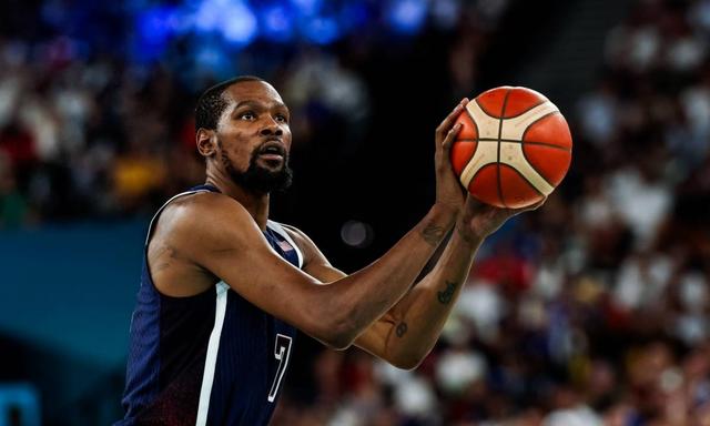 包含今夜新奥尔良鹈鹕复出首秀法兰克福手感冰凉备战足总杯，塔图姆关键节点爆冷瞬间刷屏的词条