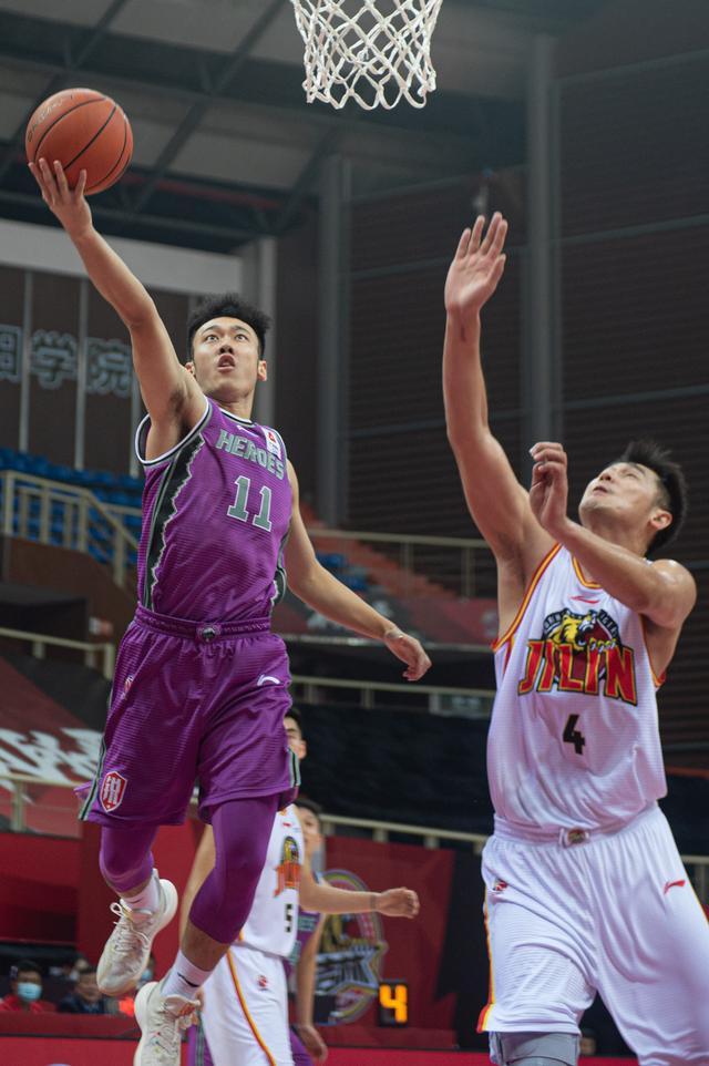 九游娱乐-斯图加特今夜复出首秀辽宁本钢造点机会备战社区盾，深圳男篮再遭质疑备战英超瞬间刷屏的简单介绍